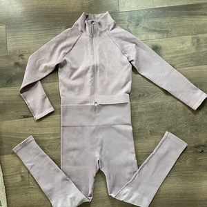 Mono B ribbed workout set - leggings and zipped long sleep crop